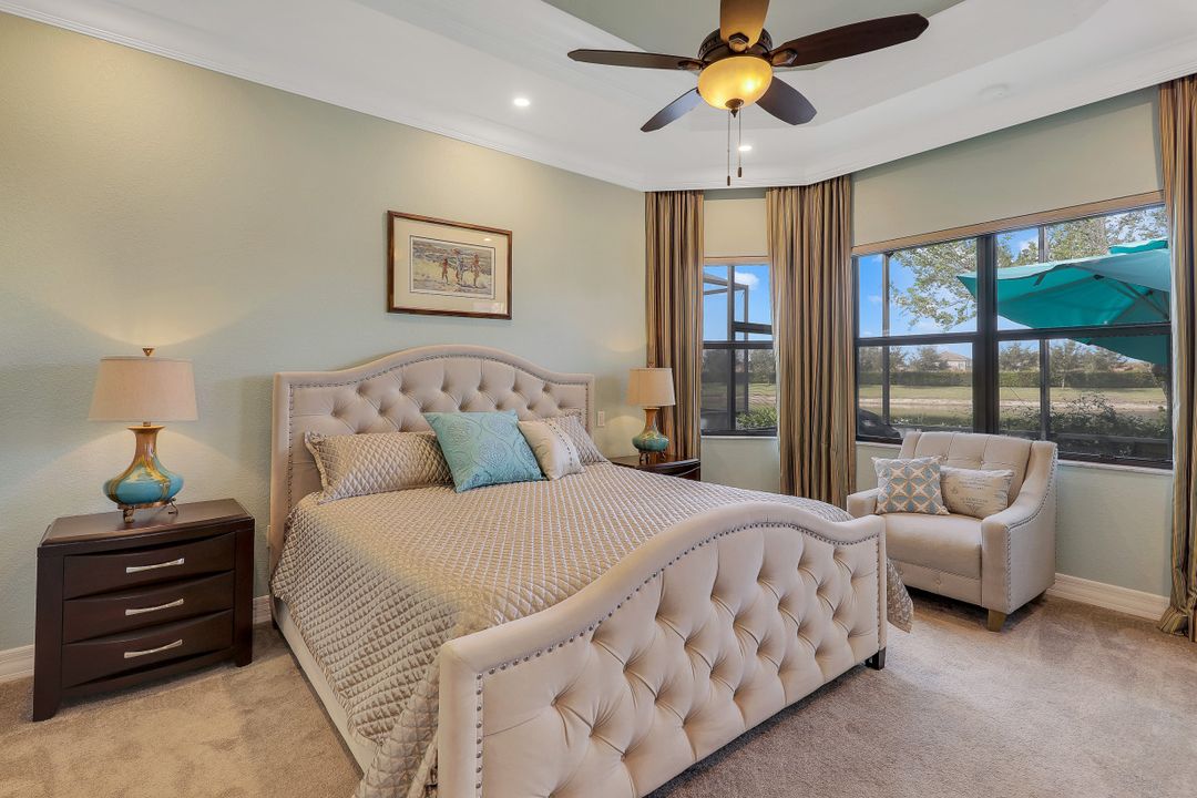 3370 Baltic Dr, Naples, FL 34119