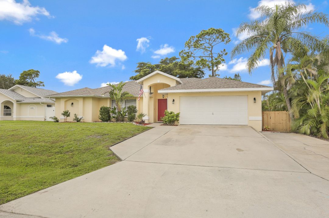 17384 Delaware Rd, Fort Myers, FL 33967