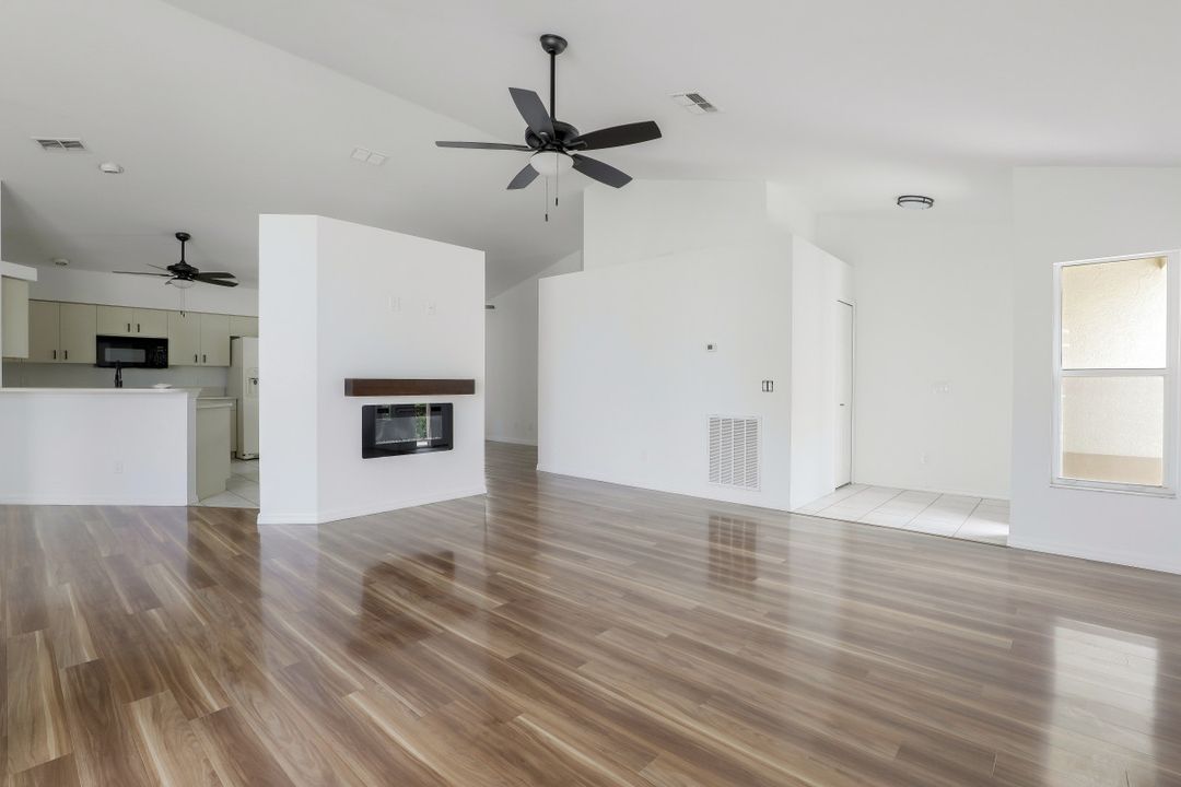 14832 Paradigm Ct, Fort Myers, FL 33919