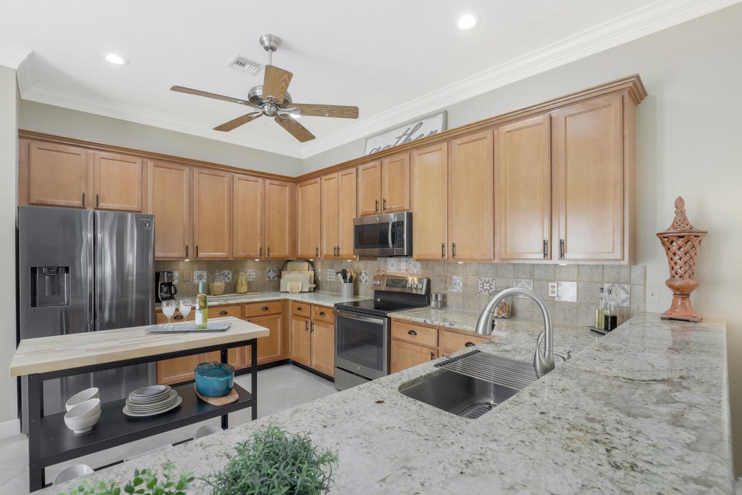 8902 Dartmoor Way, Fort Myers, FL 33908