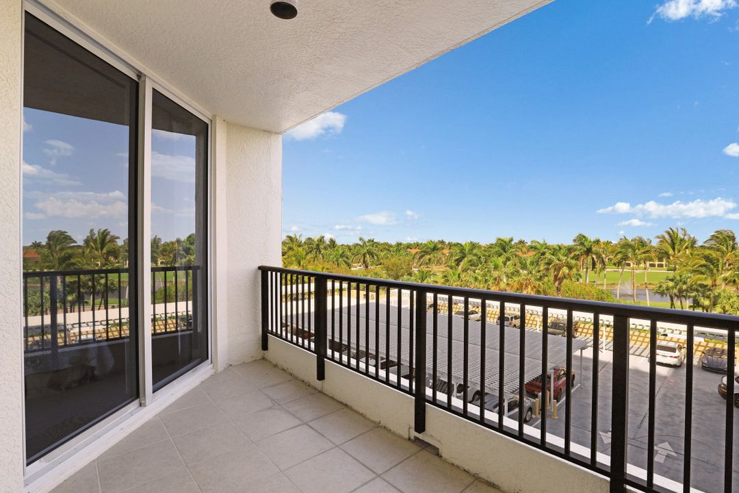 1065 Borghese Ln, Naples, FL 34114