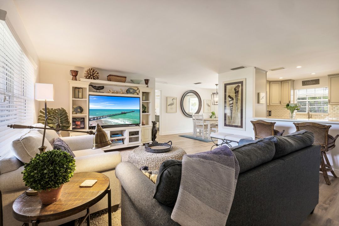 580 105th Ave N, Naples, FL 34108