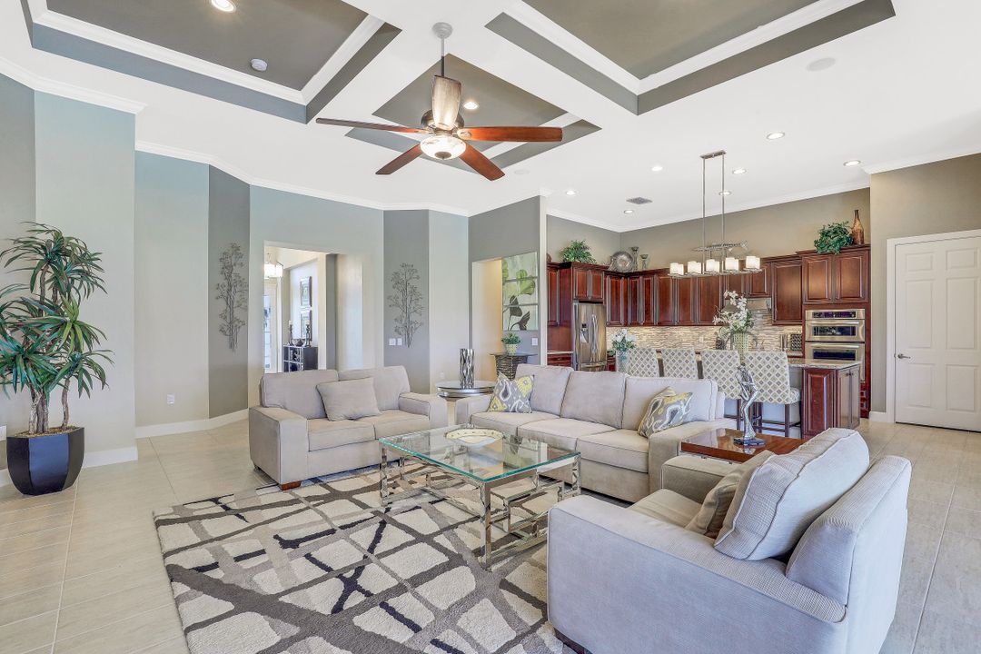 9017 Quarry Dr, Naples, FL 34120