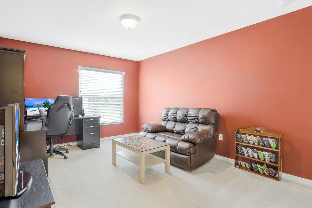 2039 Sagebrush Cir, Naples, FL 34120