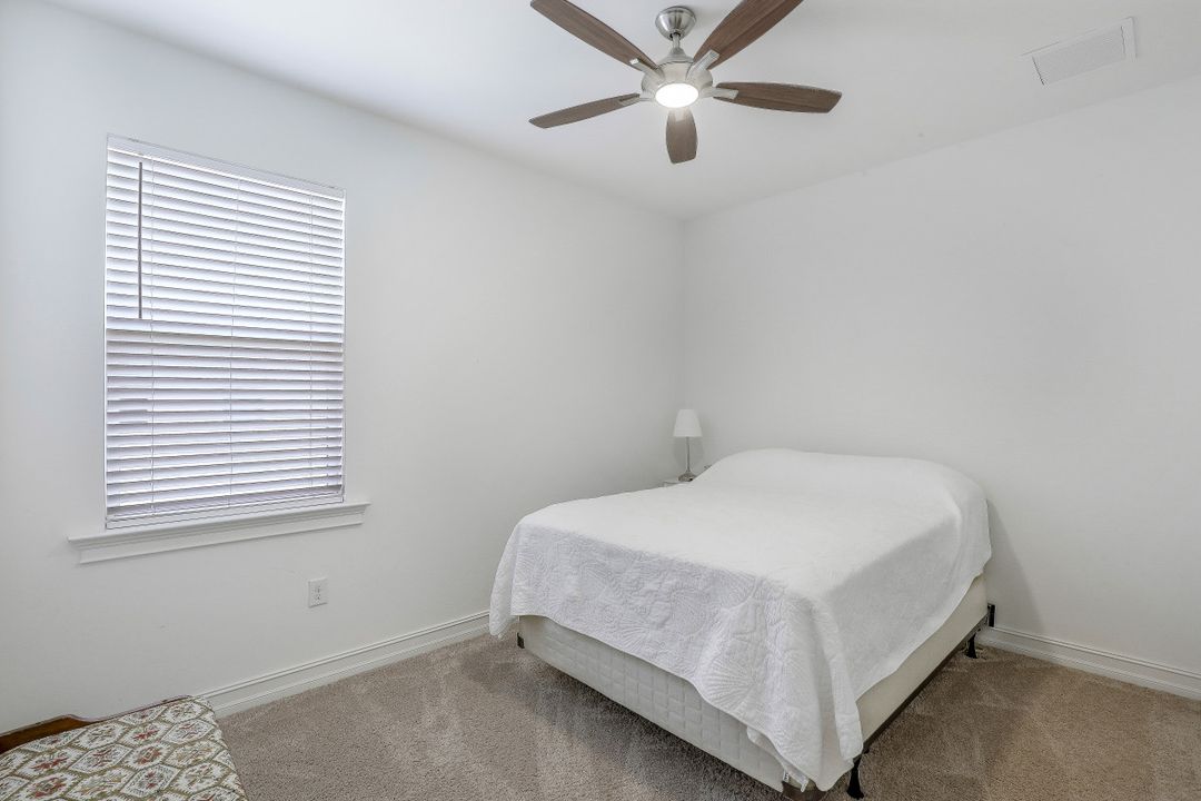 3101 Amadora Cir, Cape Coral, FL 33909