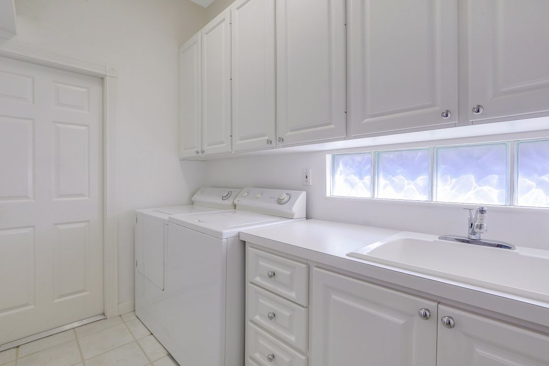 4409 Novato Ct, Naples, FL 34109