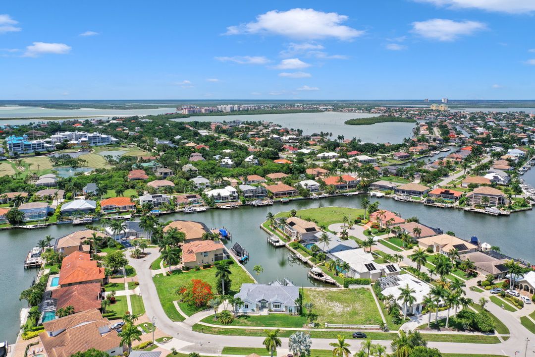 370 Cottage Ct, Marco Island, FL 34145