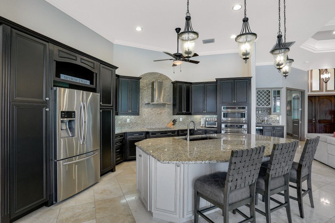 3920 Surfside Blvd, Cape Coral, FL 33914