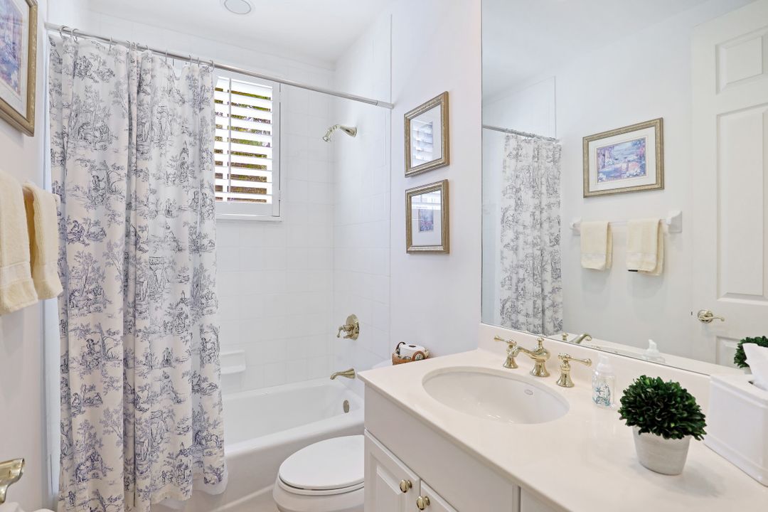 2625 Estrella Dr #101, Naples, FL 34109