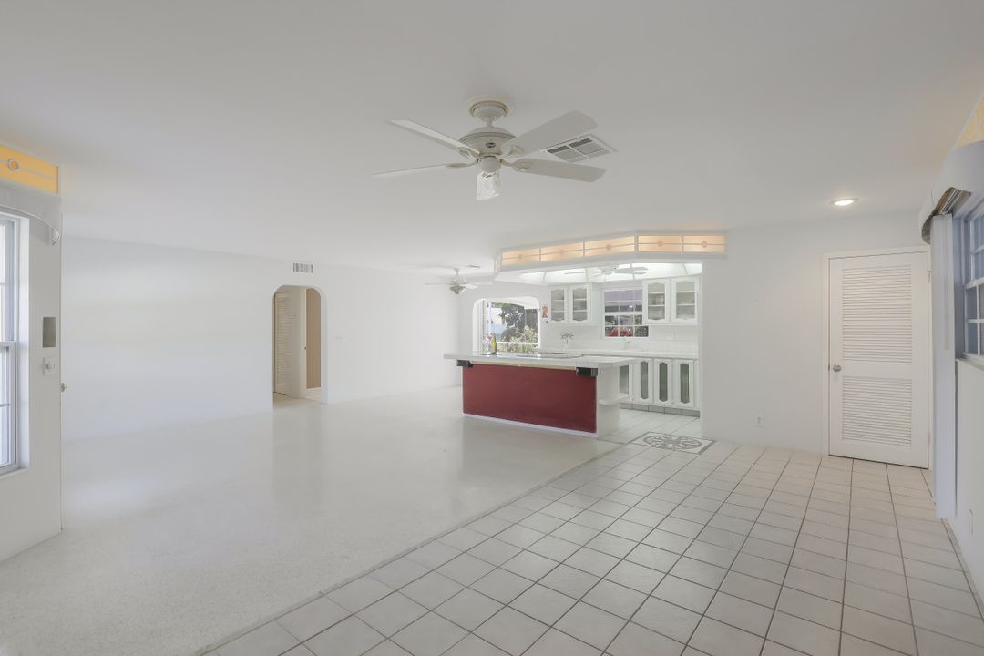 3096 Buena Vista Ln, Naples, FL 34105