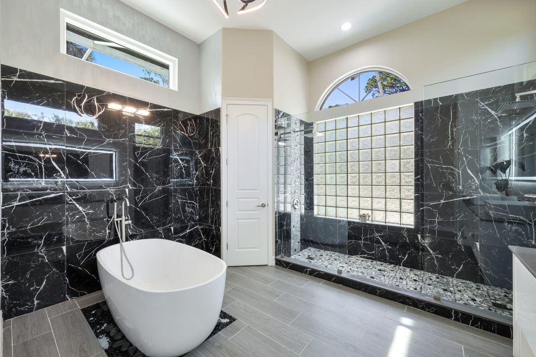 4055 1st Ave SW, Naples, FL 34119