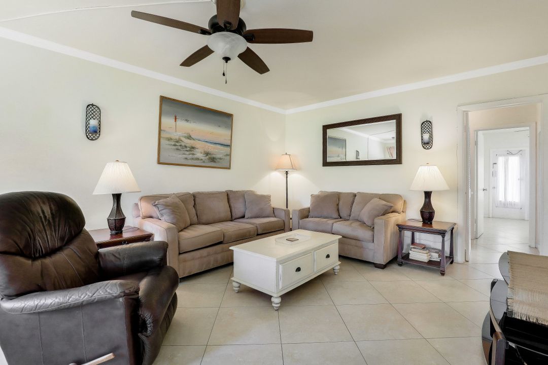 473 12th Ave S #B-9, Naples, FL 34102