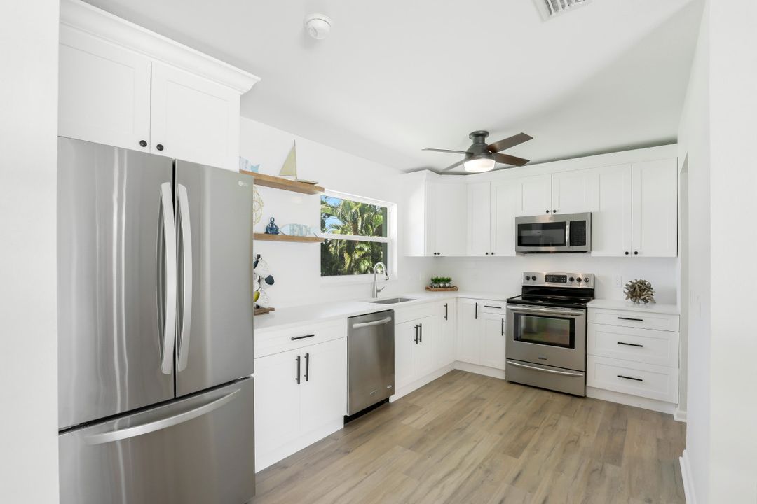 5118 York Ct, Cape Coral, FL 33904