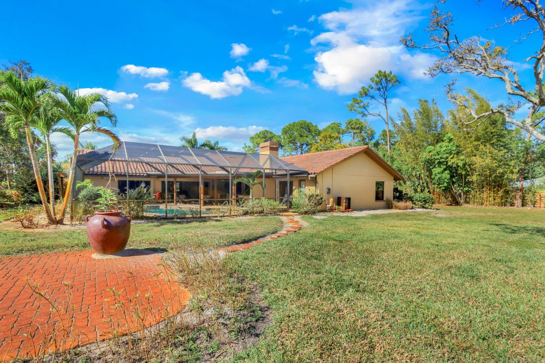 6846 Trail Blvd, Naples, FL 34108