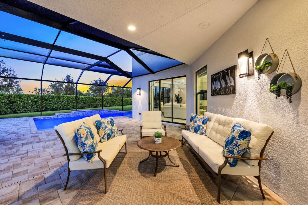 2827 Thunder Bay Circle, Naples, FL 34119