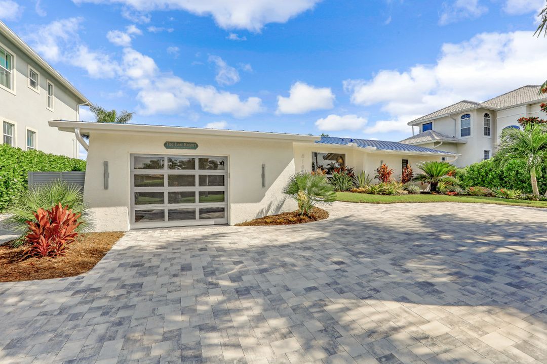 818 Perrine Ct, Marco Island, FL 34145