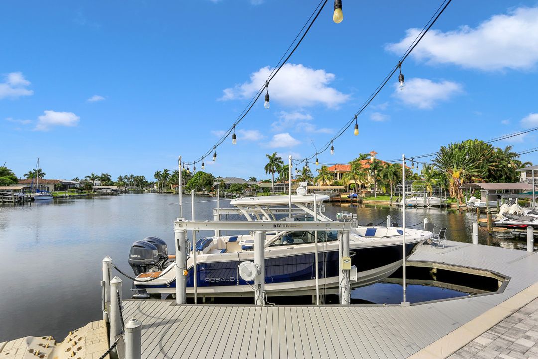 1214 El Dorado Pkwy E, Cape Coral, FL 33904