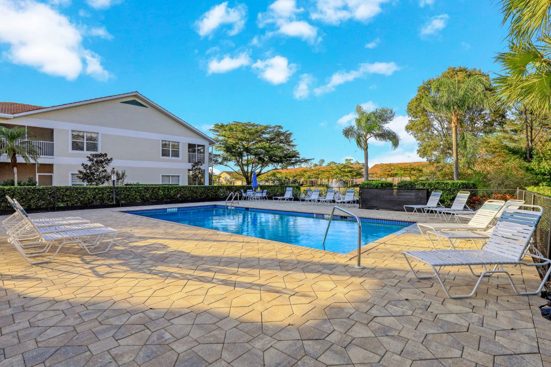 5650 Northboro Dr #101, Naples, FL 34110