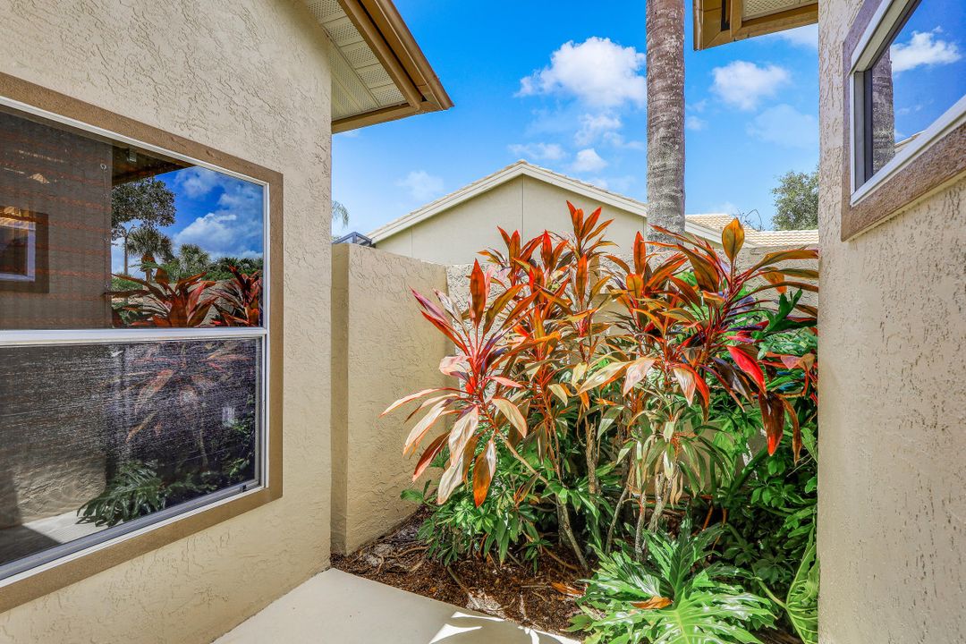 13450 Bridgeford Ave, Bonita Springs, FL 34135