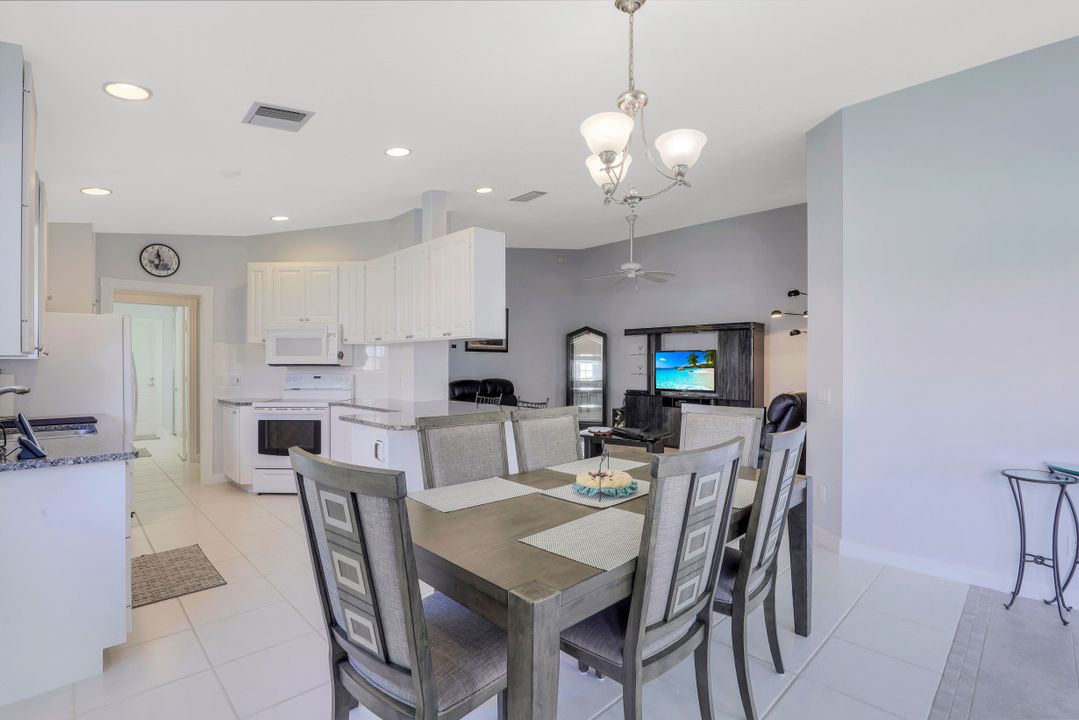 3343 Cayman Ln, Naples, FL 34119