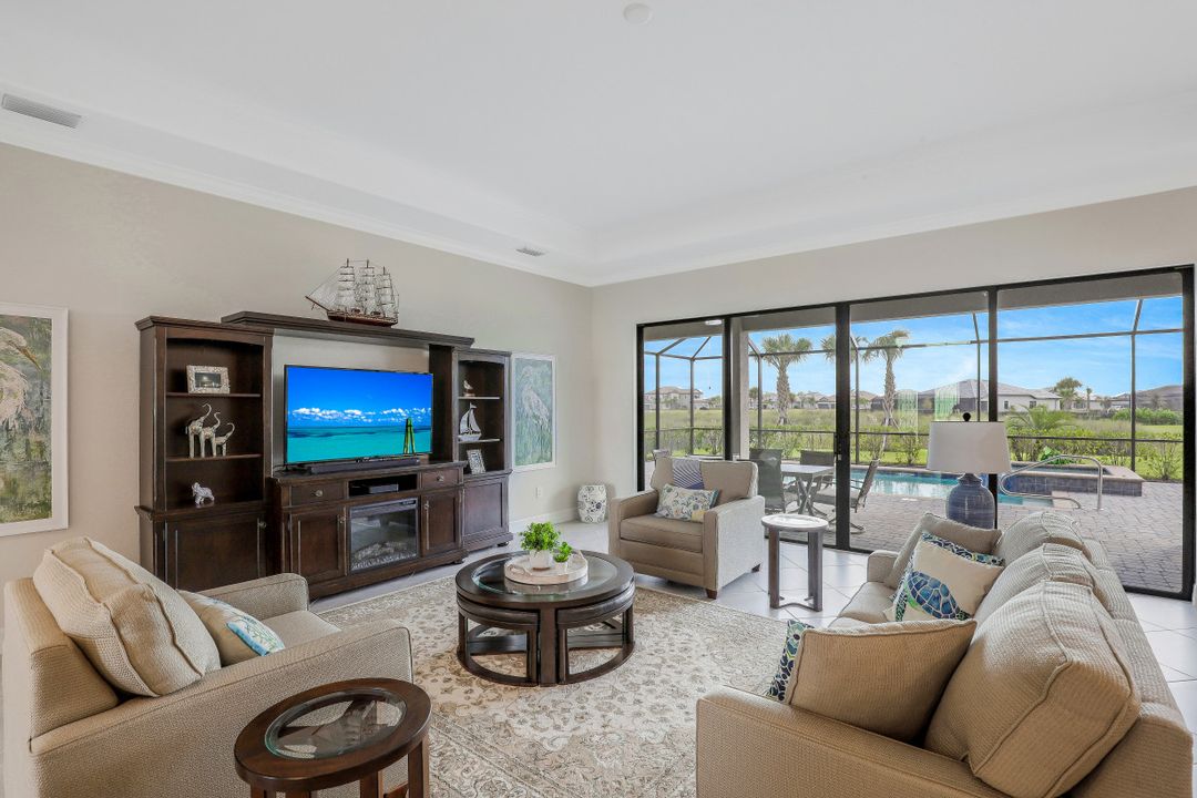 17441 Elkgrove Ln, Estero, FL 33928