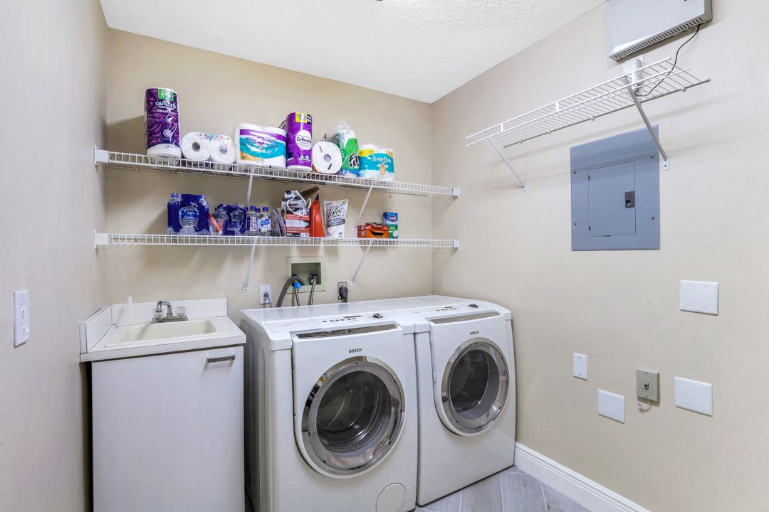 77 Silver Oaks Cir #8101, Naples, FL 34119