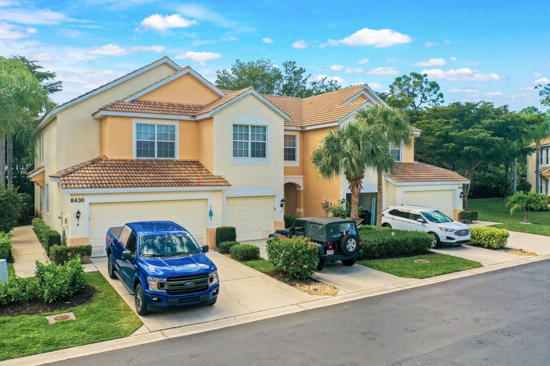 8430 Village Edge Cir, Fort Myers, FL 33919