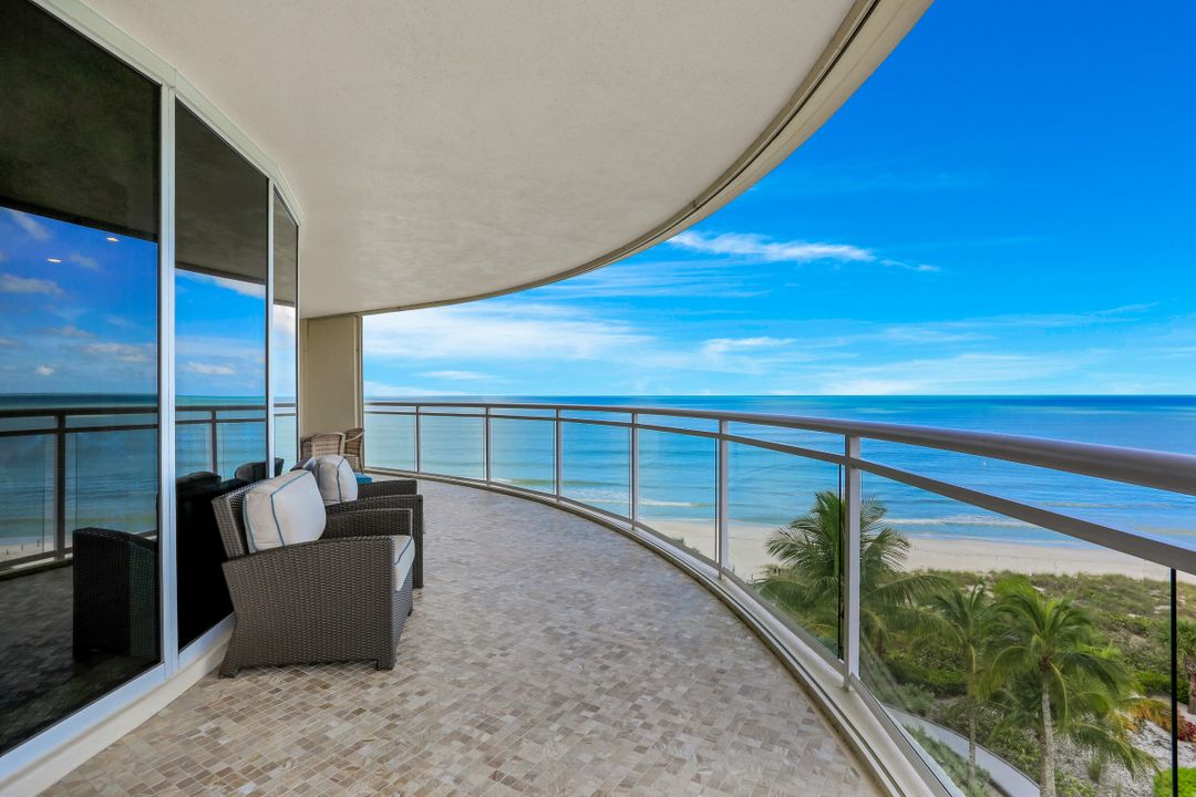 11125 Gulf Shore Dr #606, Naples, FL 34108