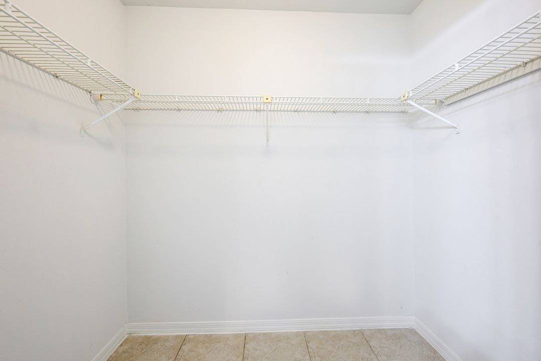 412 Gleason Pkwy, Cape Coral, FL 33914