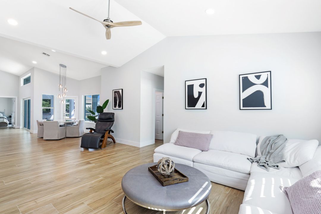 11102 Phoenix Way, Naples, FL 34119