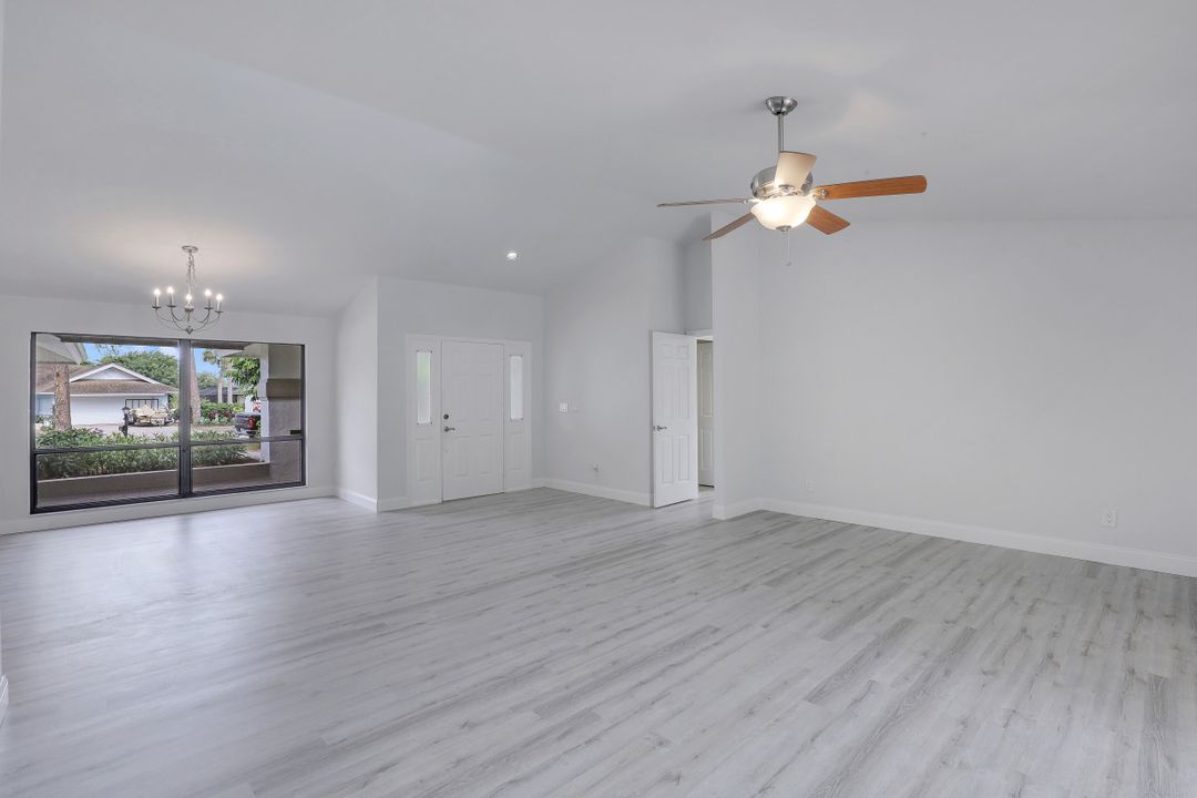 2225 Royal Ln, Naples, FL 34112