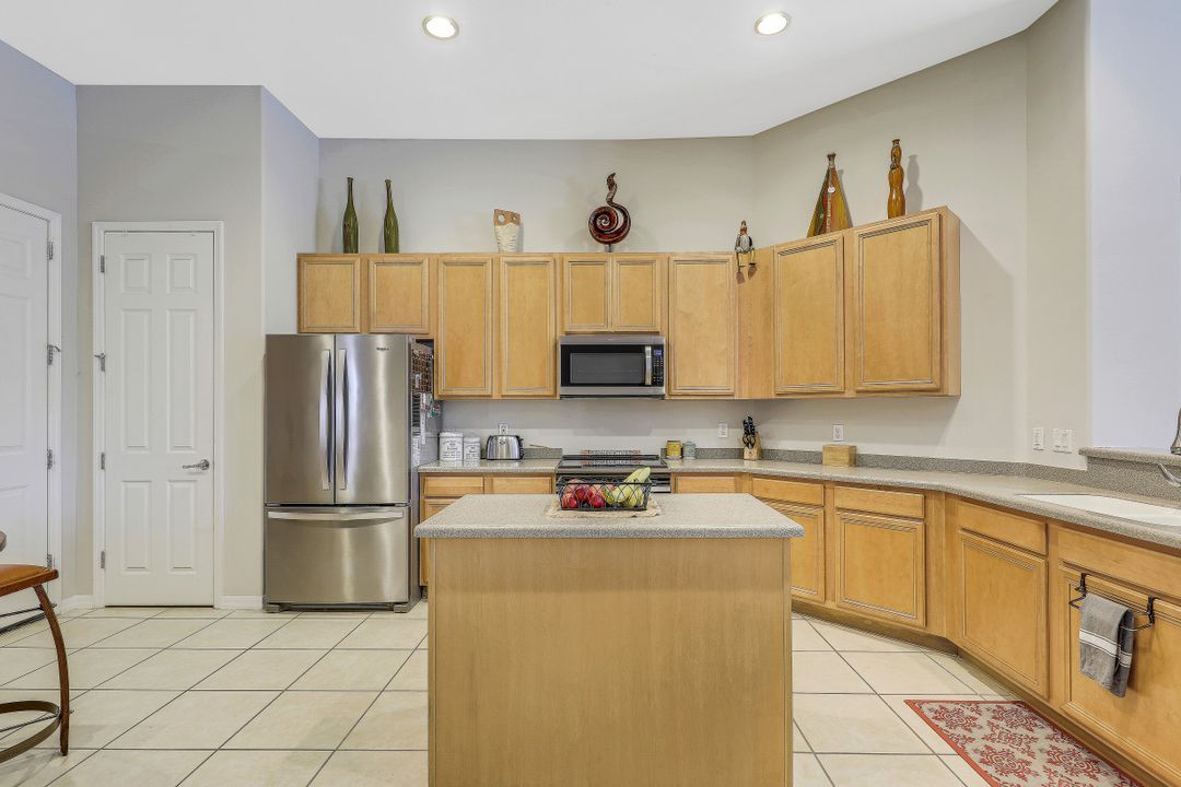 2065 Mandarin Ln, Naples, FL 34120