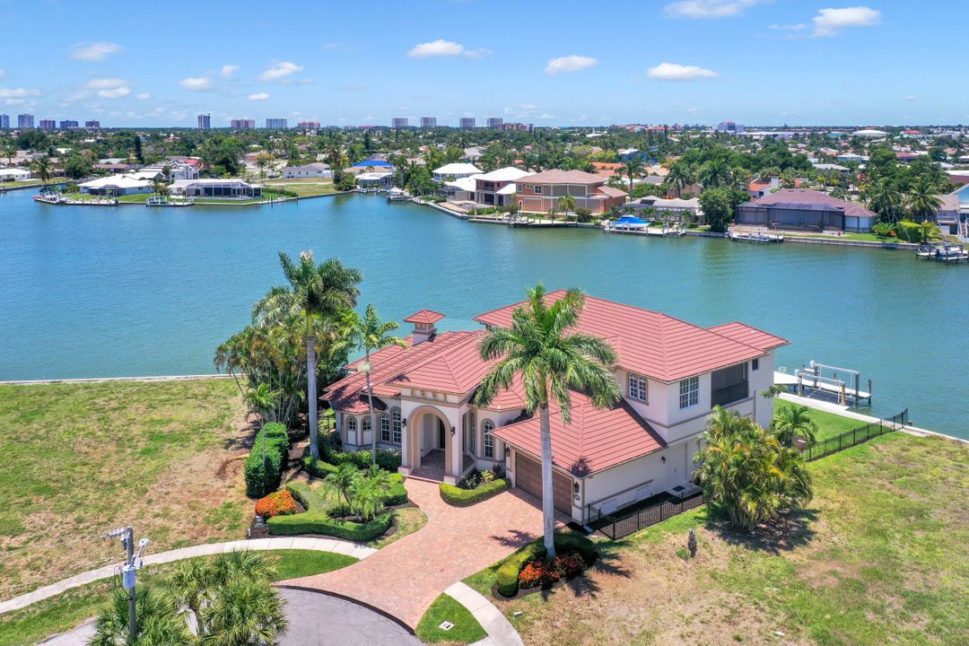 1404 Butterfield Ct, Marco Island, FL 34145