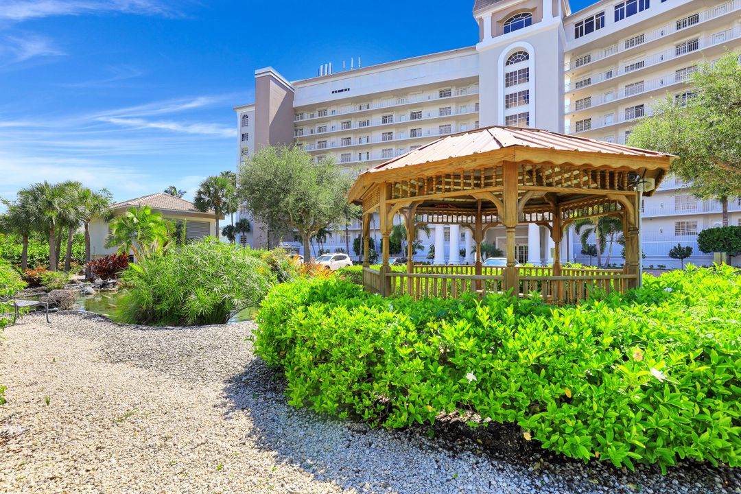 13105 Vanderbilt Dr #408, Naples, FL 34110