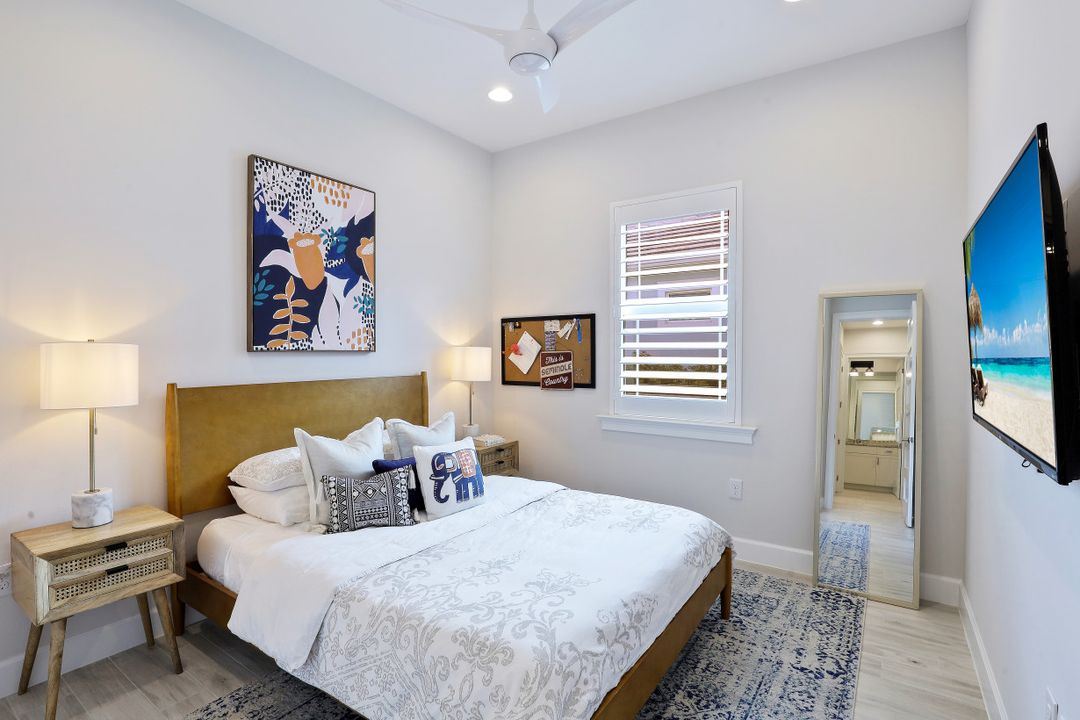 5662 Elbow Ave, Naples, FL 34112