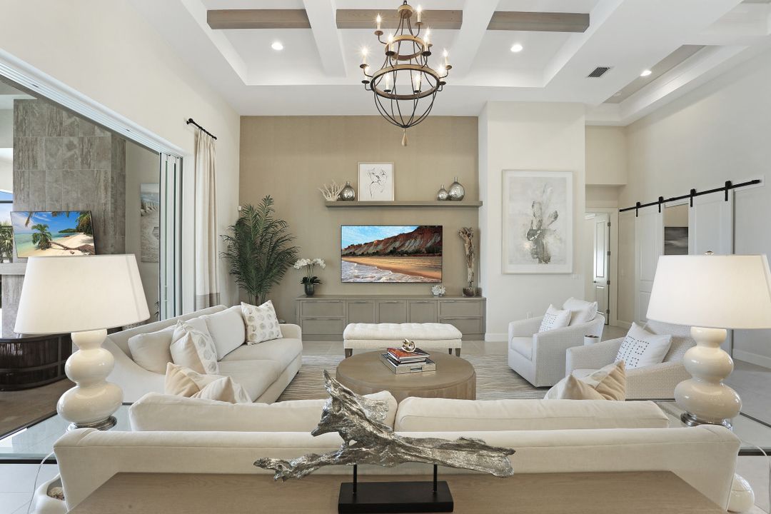 6035 Plana Cays Dr, Naples, FL 34113