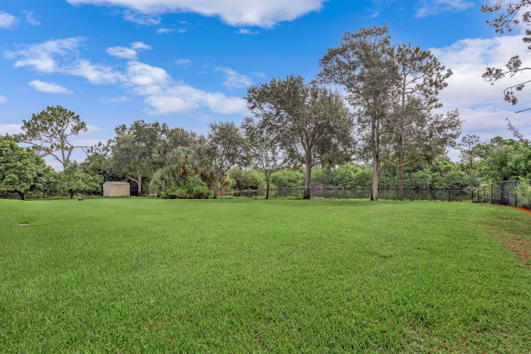 762 Hickory Rd, Naples, FL 34108