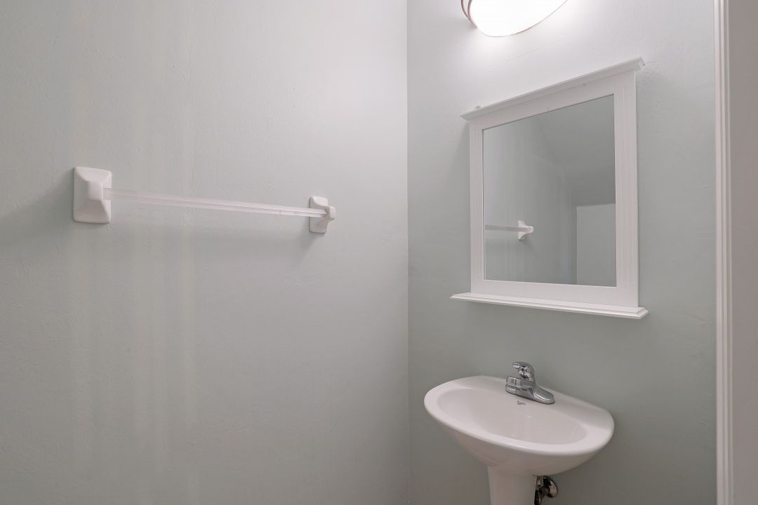 9723 Heatherstone Lake Ct, Estero, FL 33928