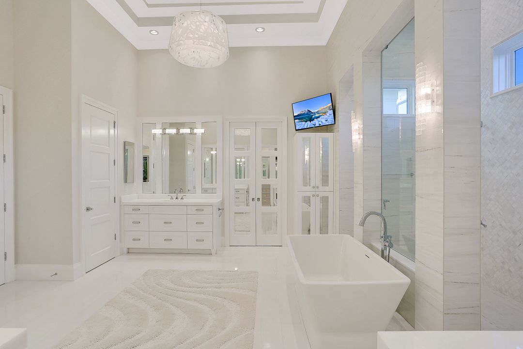 16610 Firenze Way, Naples, FL 34110