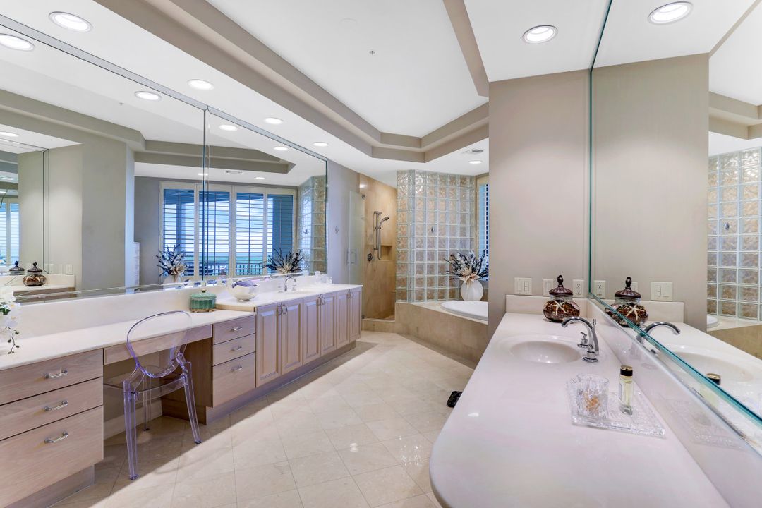 435 Dockside Dr #PH-02, Naples, FL 34110