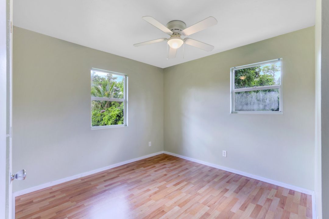 5202 Cypress Ln, Naples, FL 34113