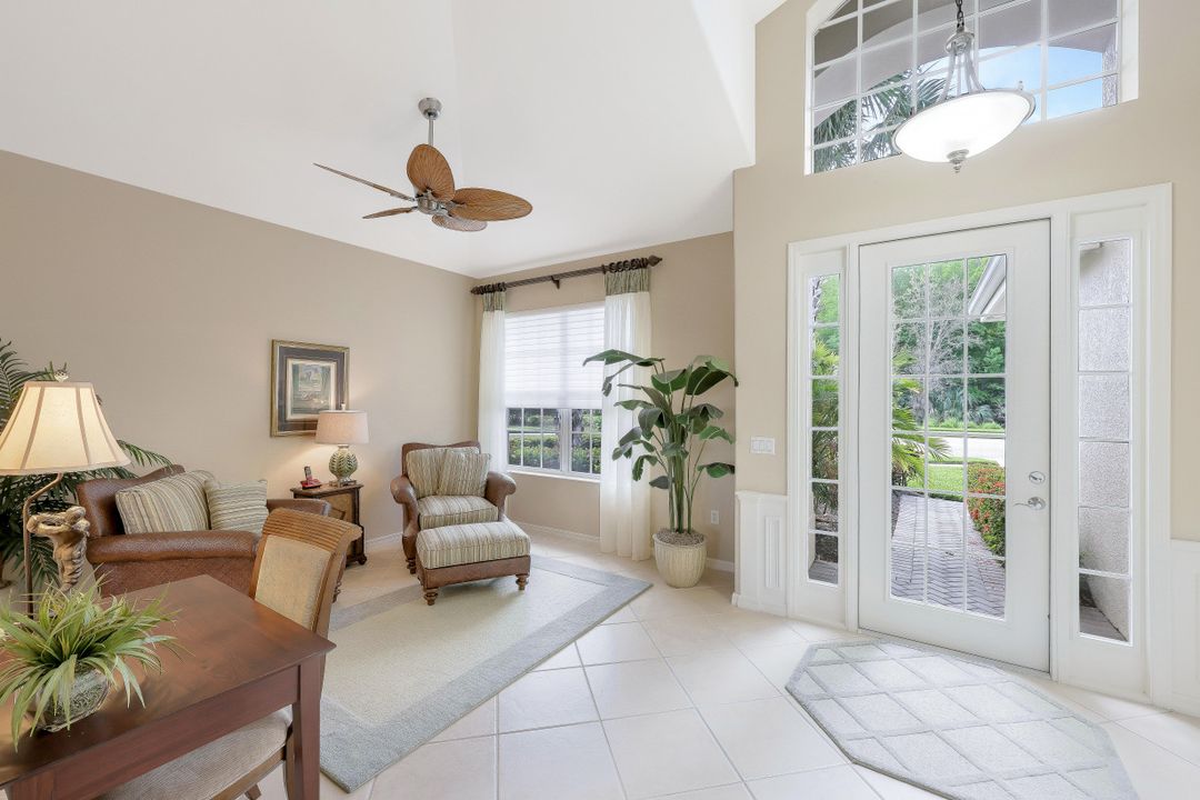 11857 Bramble Ct, Naples, FL 34120