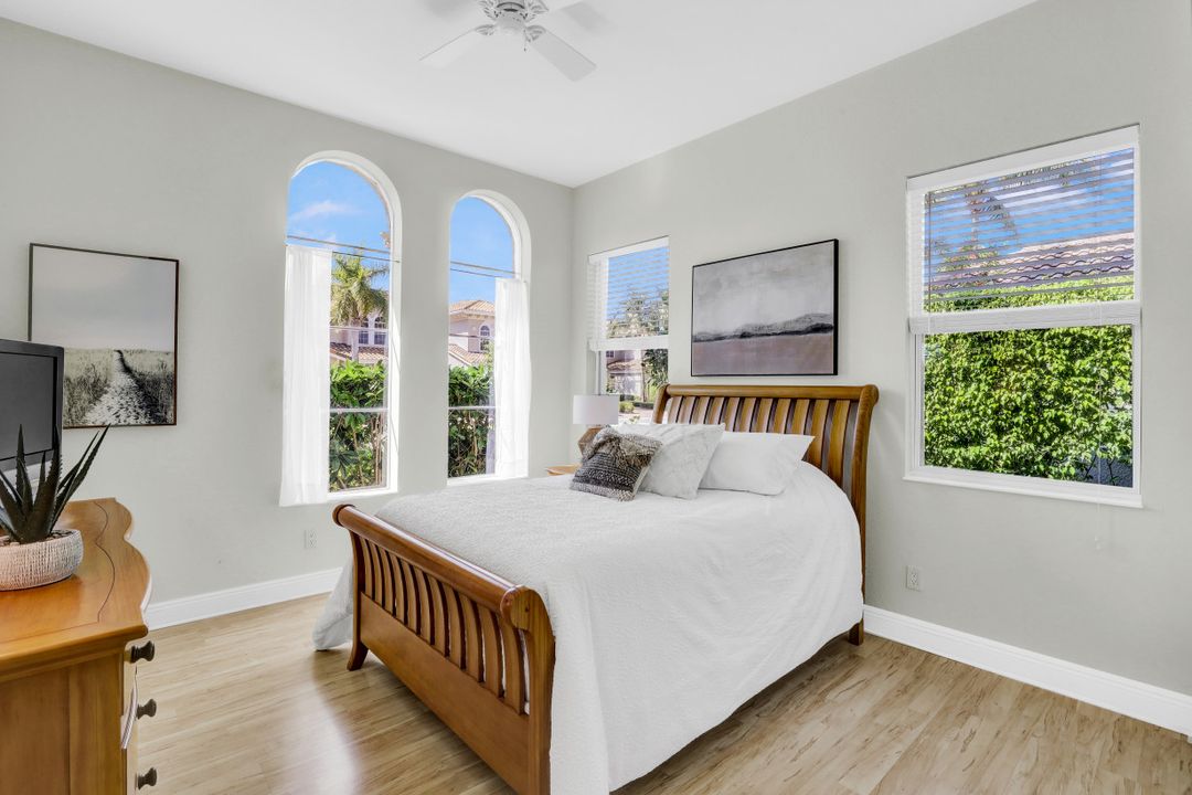 8972 Cherry Oaks Tr, Naples, FL 34114