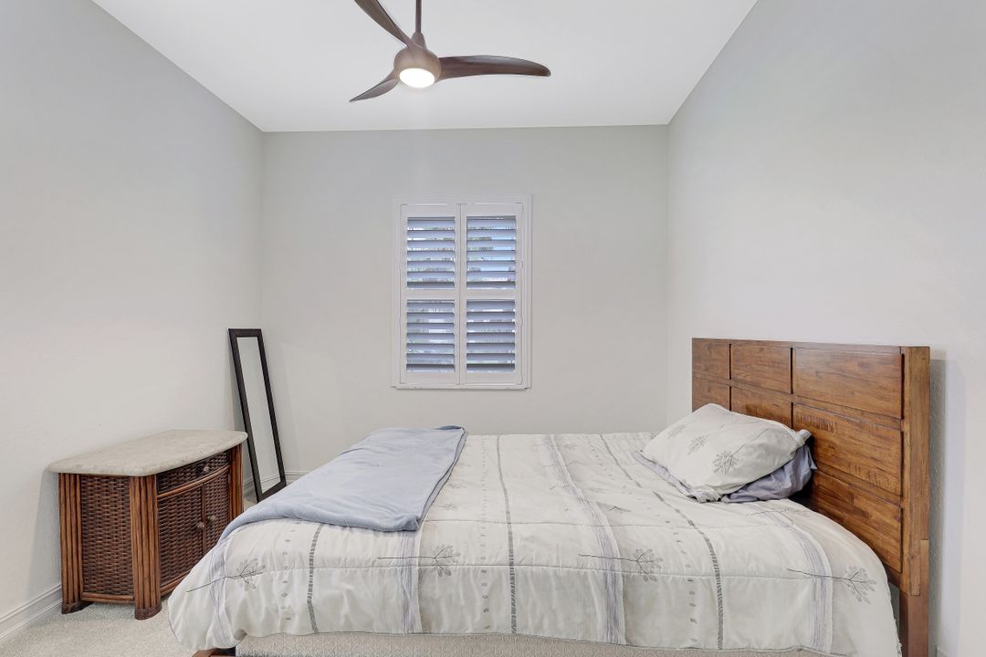 9256 Woodhurst Dr, Naples, FL 34120