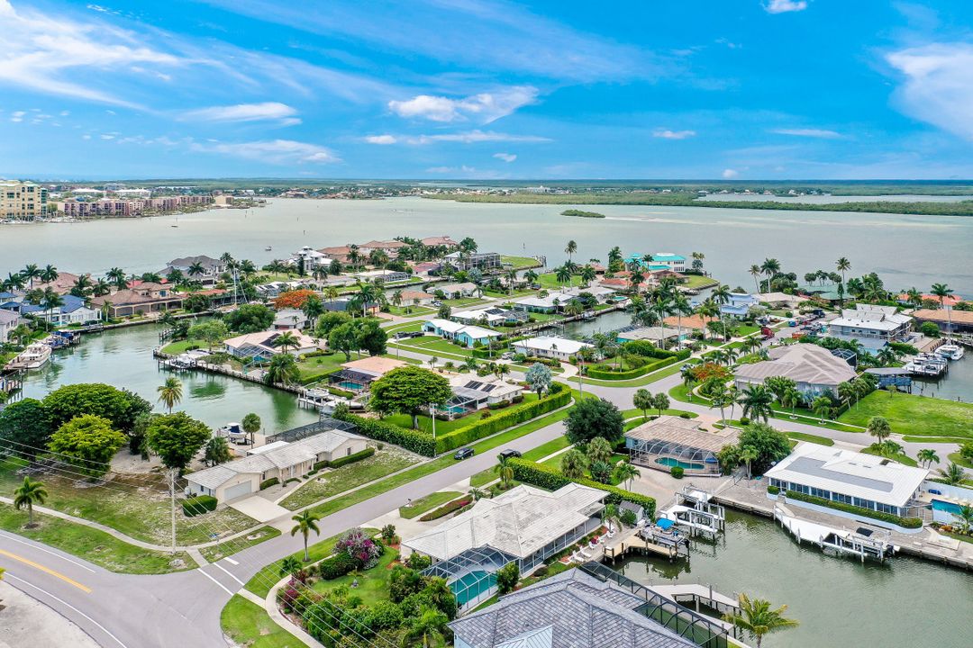 1201 Laurel Ct, Marco Island, FL 34145