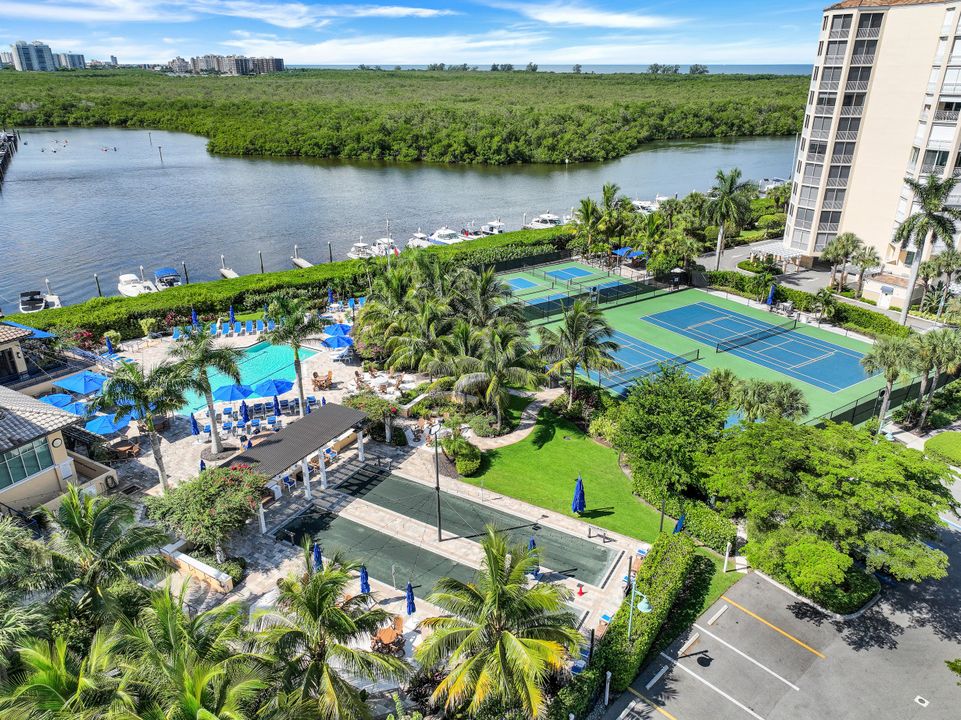 435 Dockside Dr #PH-02, Naples, FL 34110