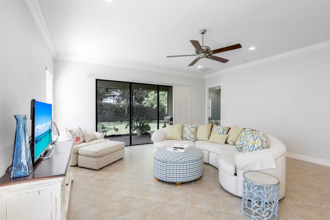 3195 Pacific Dr, Naples, FL 34119