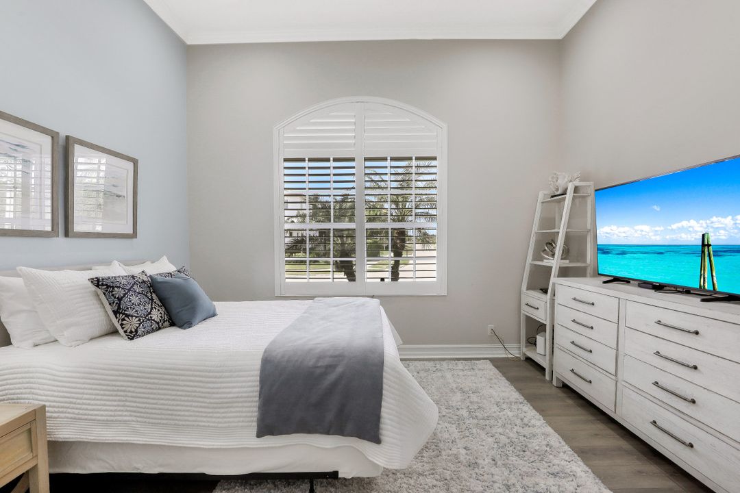 1722 Dogwood Dr, Marco Island, FL 34145