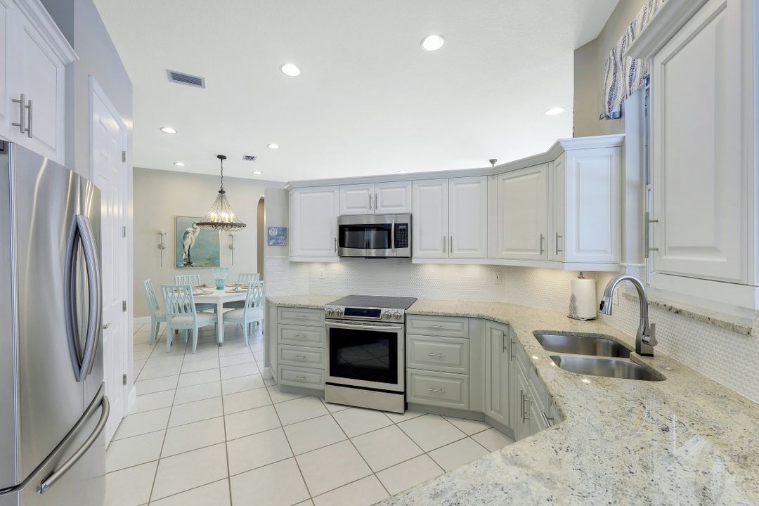 6117 Highwood Park Ln, Naples, FL 34110