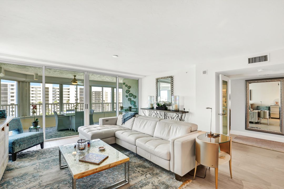 25 Bluebill Ave #805, Naples, FL 34108